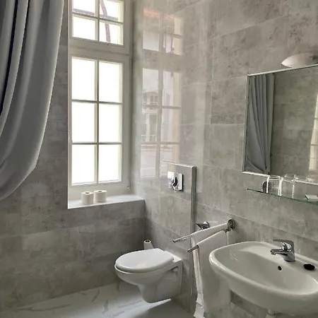 - Restauracja żółty 3* Szczecinek