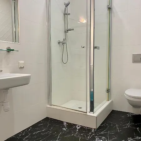 - Restauracja Zolty Guest house 3*