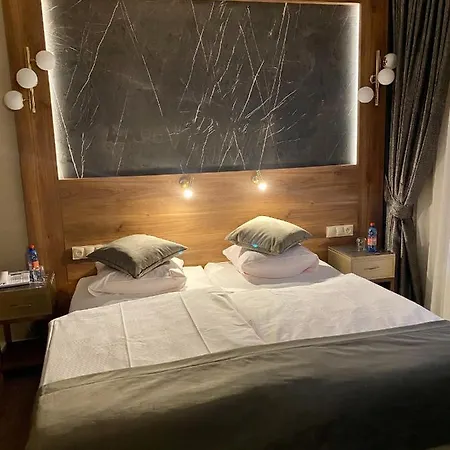 - Restauracja żółty 3* Szczecinek