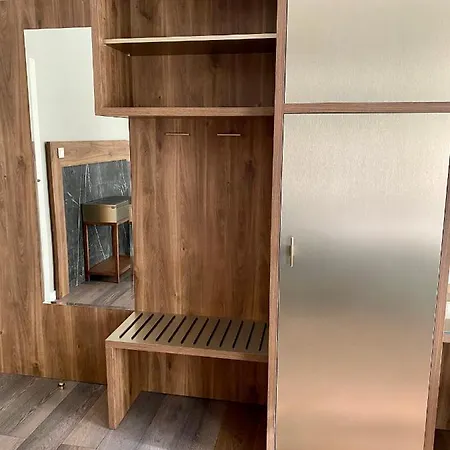 - Restauracja Zolty Penzion