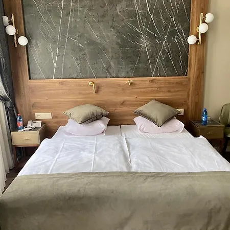 - Restauracja Zolty 3* Nový Štětín