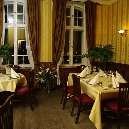 - Restauracja Zolty Penzion