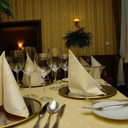 Penzion - Restauracja Zolty 3*