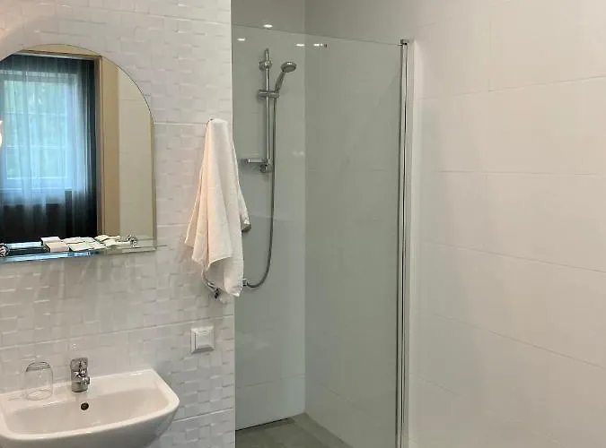 Guest house - Restauracja Zolty 3*