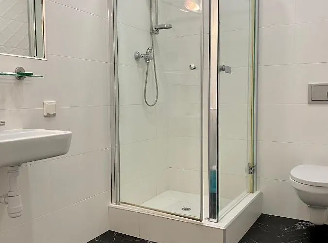 - Restauracja żółty Pensión 3*