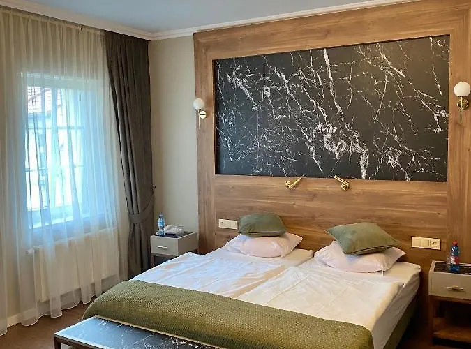 - Restauracja Zolty Guest house 3*