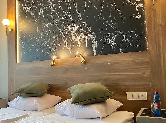 - Restauracja żółty 3* Szczecinek