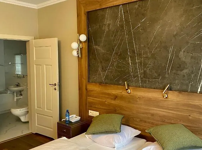 Pensión - Restauracja żółty 3*