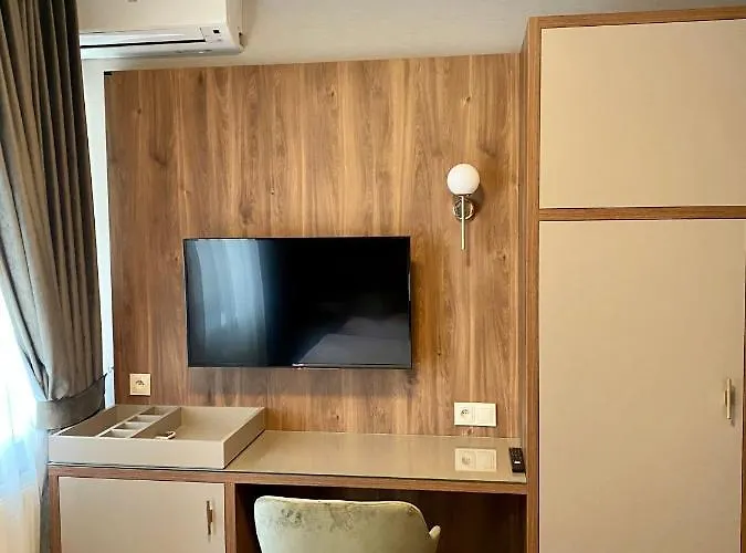 Pensión - Restauracja żółty 3*