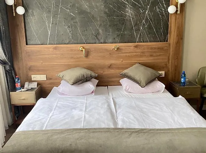 - Restauracja żółty 3* Szczecinek