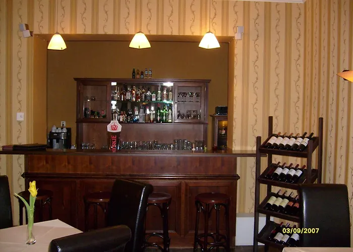 - Restauracja żółty 3* Szczecinek