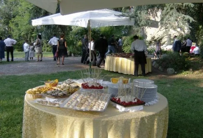 - Restauracja Zolty 3*