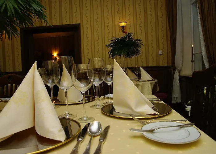 Pensión - Restauracja żółty 3*